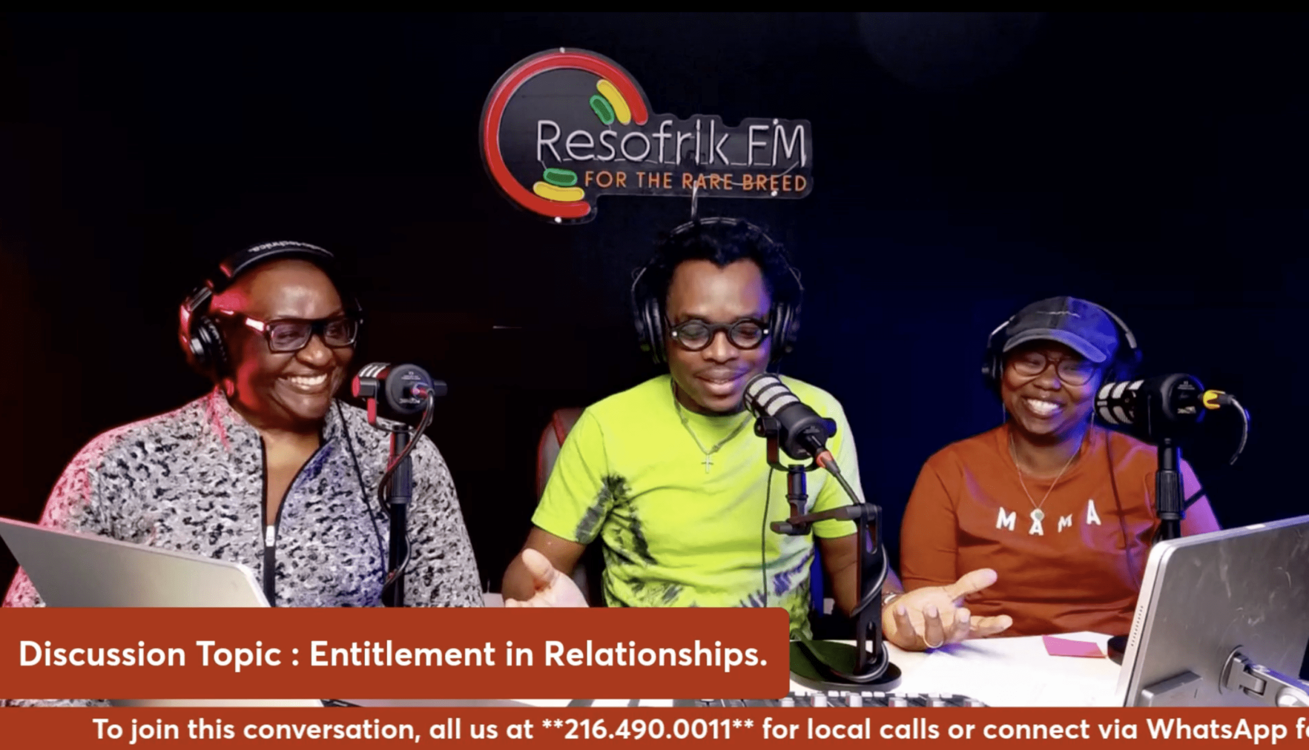 Wide view of the Resofrik FM digital broadcast suite